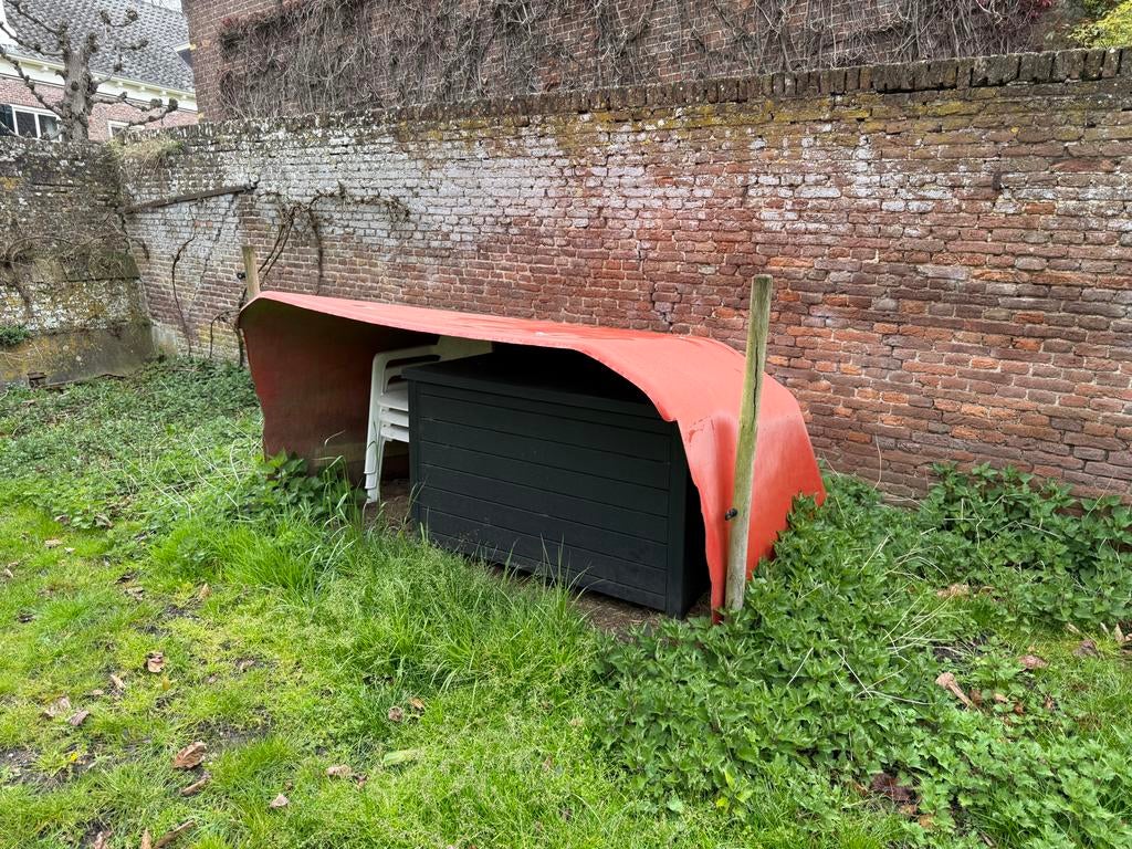 Schuilhut voor vee. Ideaal voor droog staan ofvoor schaduw, Stalling