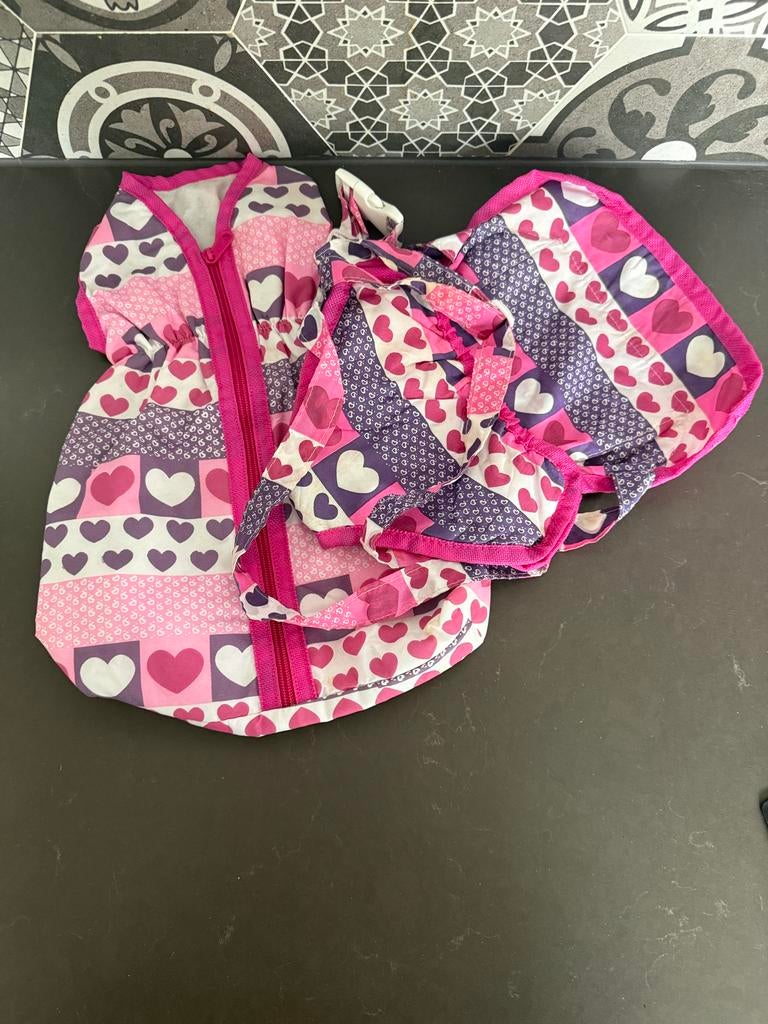 Poppen slaapzak en draagtas met hartjespatroon, Kinderen en Baby's, Speelgoed | Poppen, Ophalen of Verzenden, Zo goed als nieuw