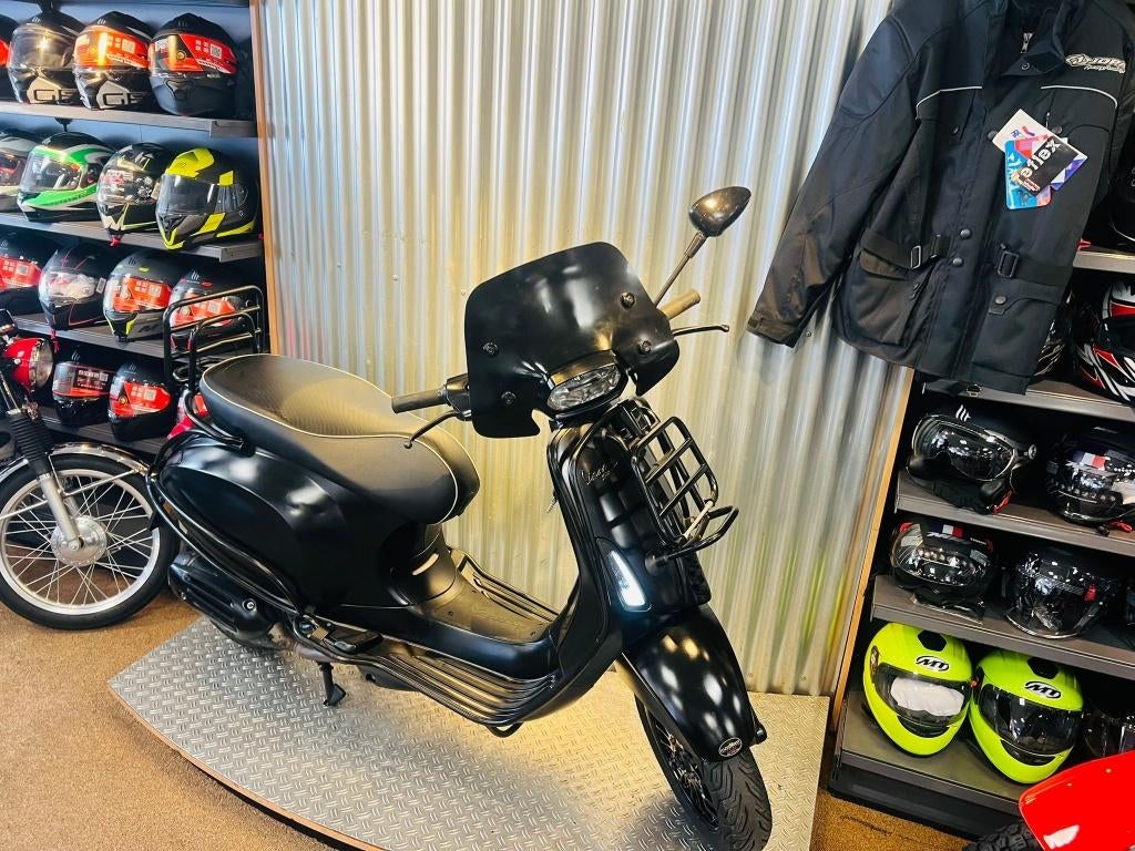 Vespa Sprint (full option), Fietsen en Brommers, Scooters | Vespa, Maximaal 45 km/u, Vespa S, Ophalen of Verzenden, Zo goed als nieuw