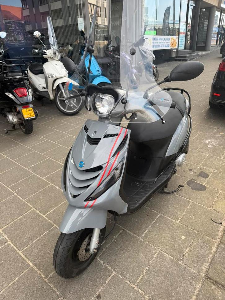 Piaggio zip e4 2020 25km sp nardogrey, Fietsen en Brommers, Scooters | Piaggio, Zo goed als nieuw, Zip, Benzine, Ophalen of Verzenden