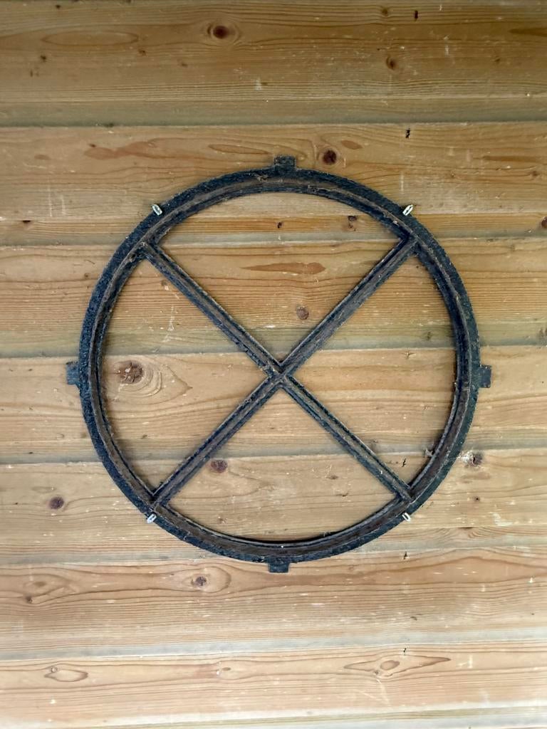 4 gietijzeren ramen, Ophalen, 100 tot 250 mm, Gebruikt, Overige typen