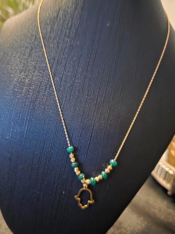 Gouden kleur ketting met groene kralen en handje, Sieraden, Tassen en Uiterlijk, Kettingen, Nieuw, Overige materialen, Goud, Met hanger