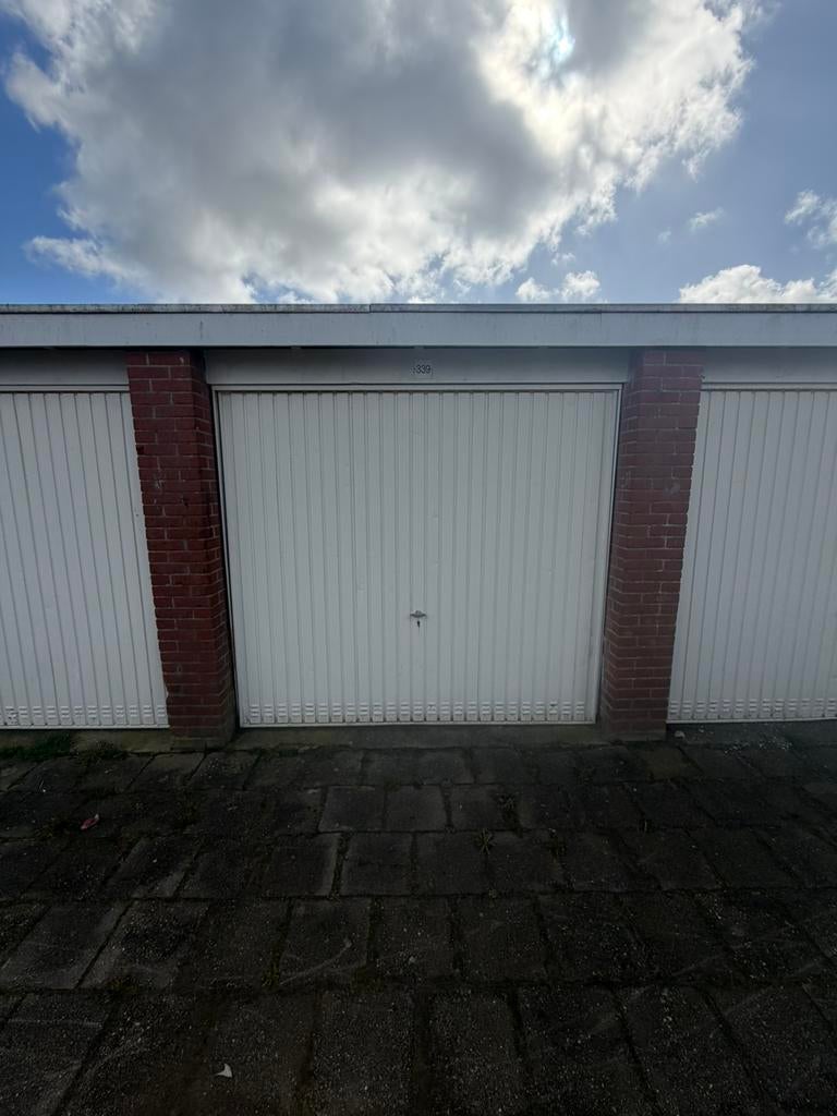 Te Huur: Garagebox Dokkum.