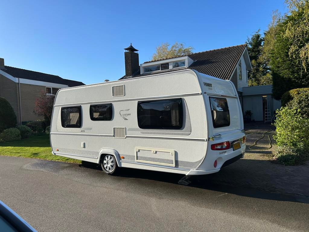 Fendt Saphir 495 SF caravan - unico voortent (als nieuw), Frans bed, Particulier, Fendt, 5 tot 6 meter