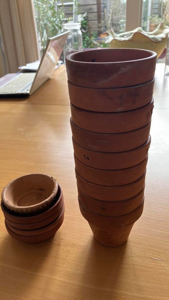Oppot potjes terra cotta. 9 stuks., Tuin en Terras, Bloempotten, Kunststof, Rond, Ophalen of Verzenden, Zo goed als nieuw
