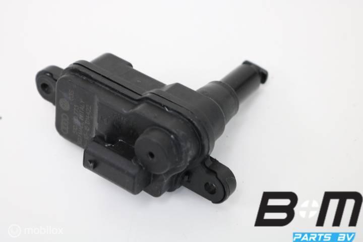 Stelelement voor tankklep VW Passat B8, Gebruikt