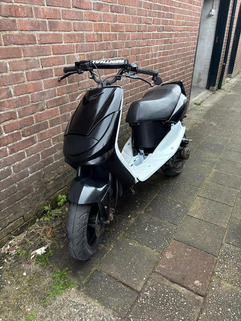 Viva city 70cc, Fietsen en Brommers, Scooters | Peugeot, Maximaal 45 km/u, 70 cc, Ophalen of Verzenden, Zo goed als nieuw