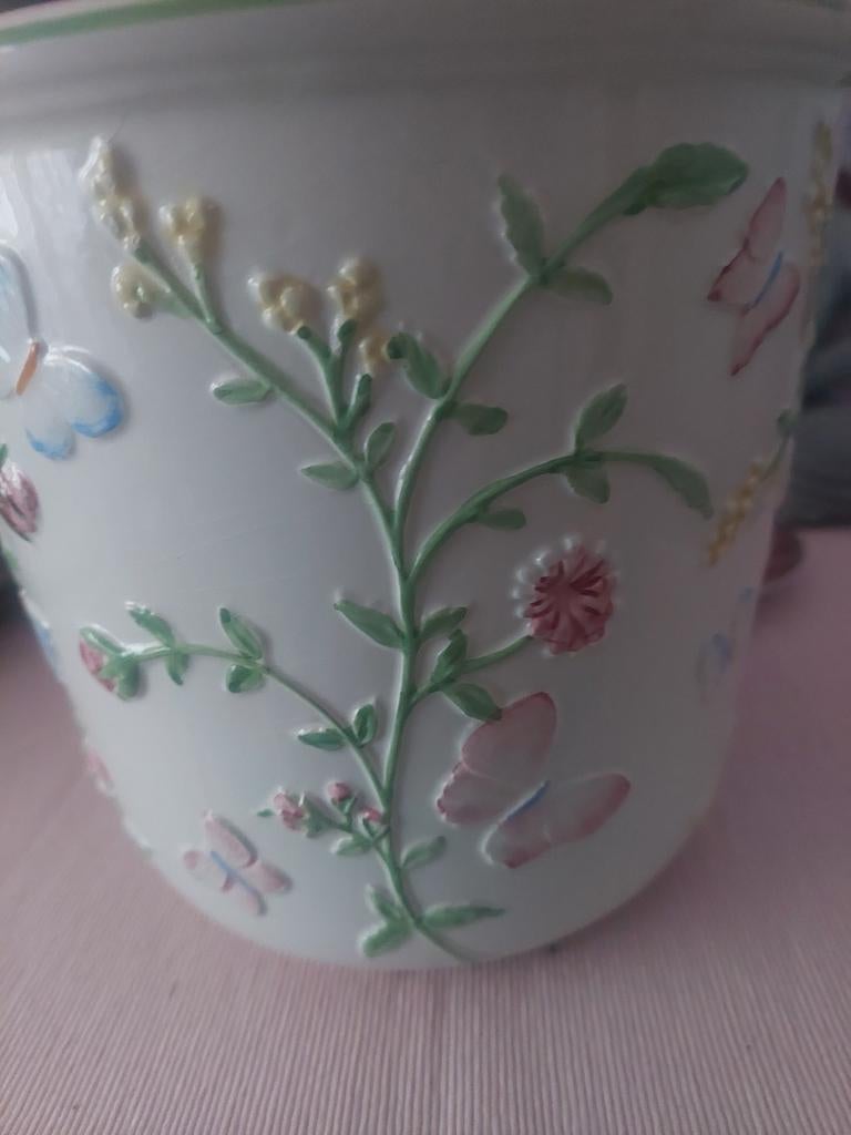 Prachtige Vintage Bassano Bloempot – Reliëf met Vlinders & B, Ophalen