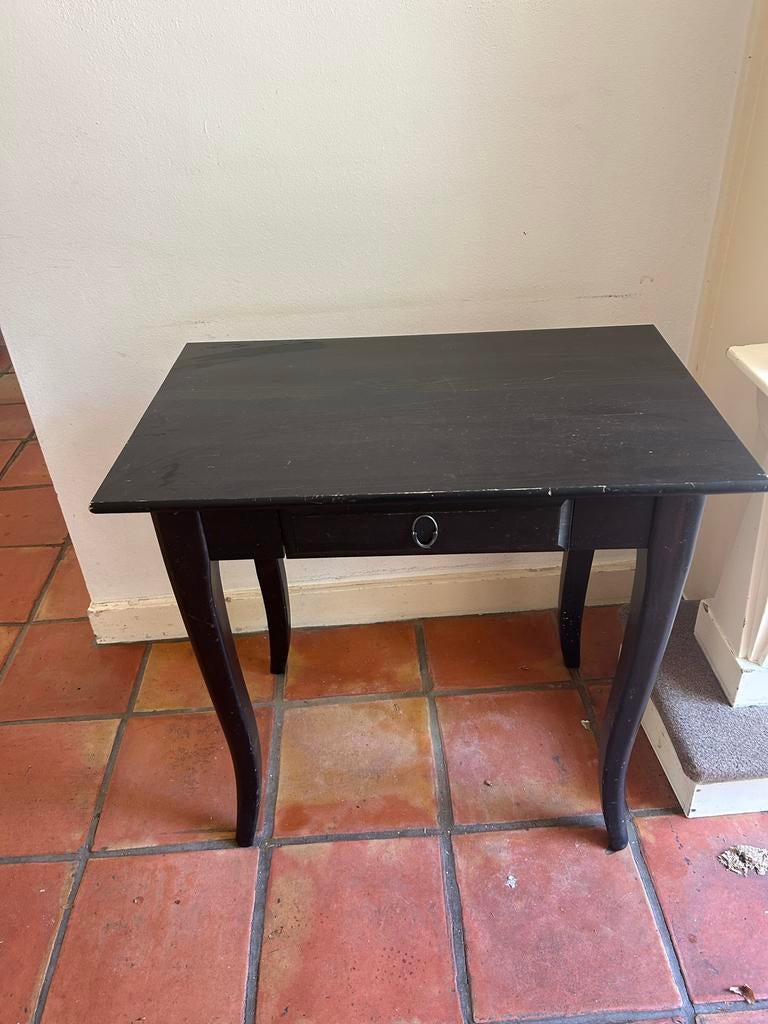 Donkerbruin houten tafeltje met schuiflade - 78x50x74 cm, Huis en Inrichting, Tafels | Bijzettafels, Ophalen, Gebruikt, 75 cm of meer