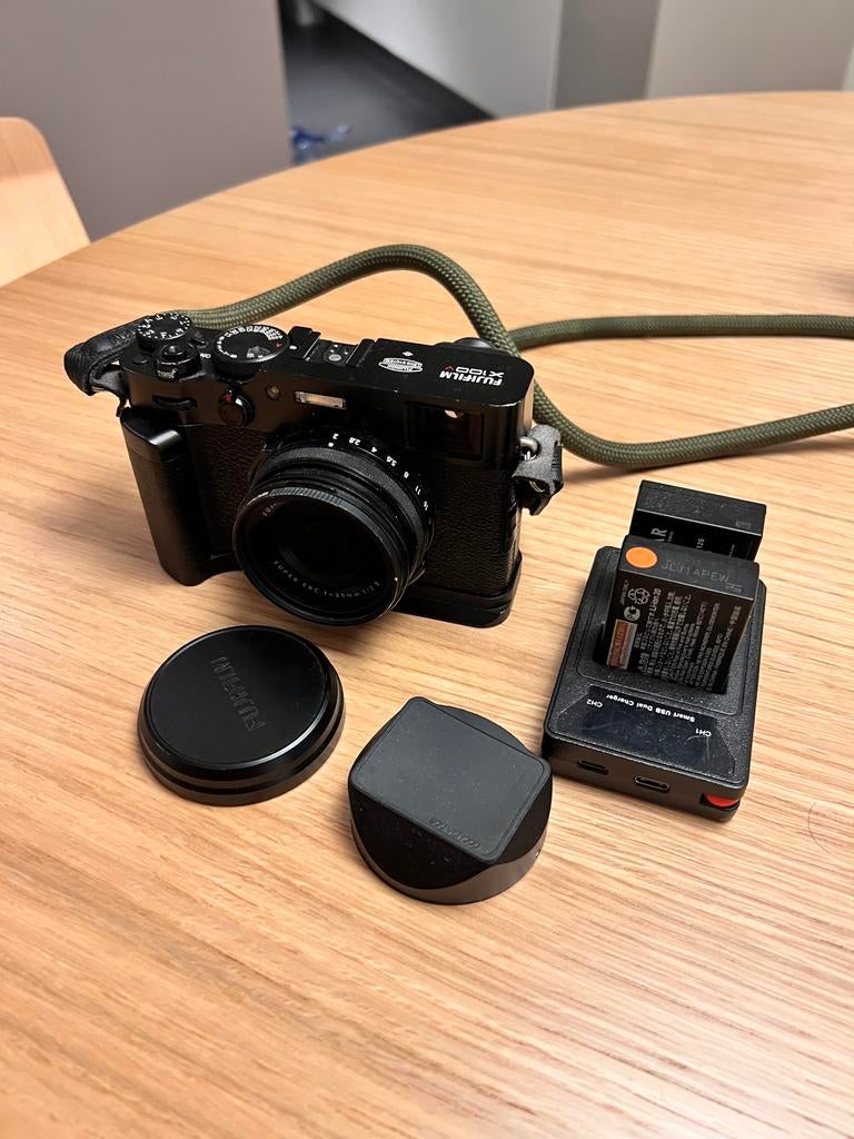 Fujifilm X100V Black - In goede staat + Veel accessoires, Ophalen, Compact, Zo goed als nieuw, Fuji