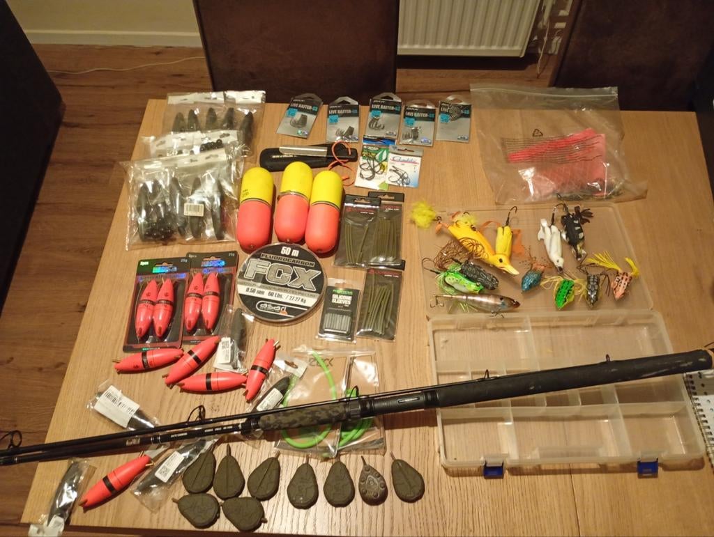 Veel meervalspullen plus hengel, Ophalen of Verzenden, Zo goed als nieuw