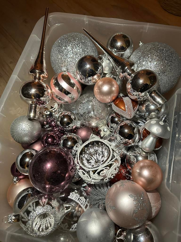 Kerstballen en 2 pieken, Diversen, Kerst, Ophalen, Zo goed als nieuw