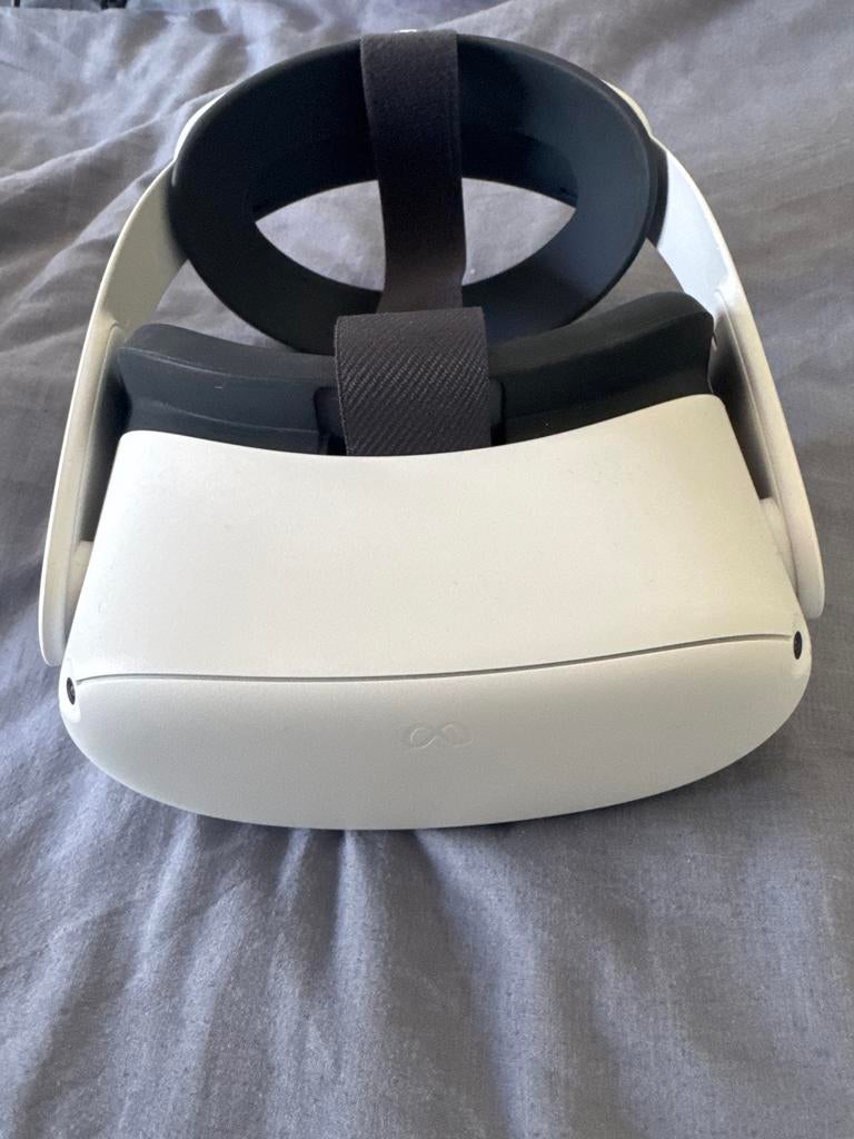 Oculus Quest 2 VR-bril met controllers en draagtas, Spelcomputers en Games, Virtual Reality, Ophalen, Zo goed als nieuw, VR-bril