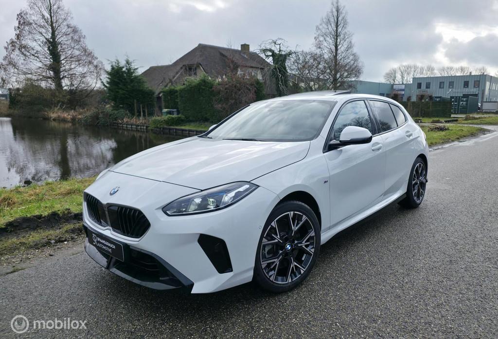 BMW 1-serie 123 xDrive / Pano / 360' camera / Navi, Auto's, 1998 cc, Gebruikt, Zwart, 4 cilinders