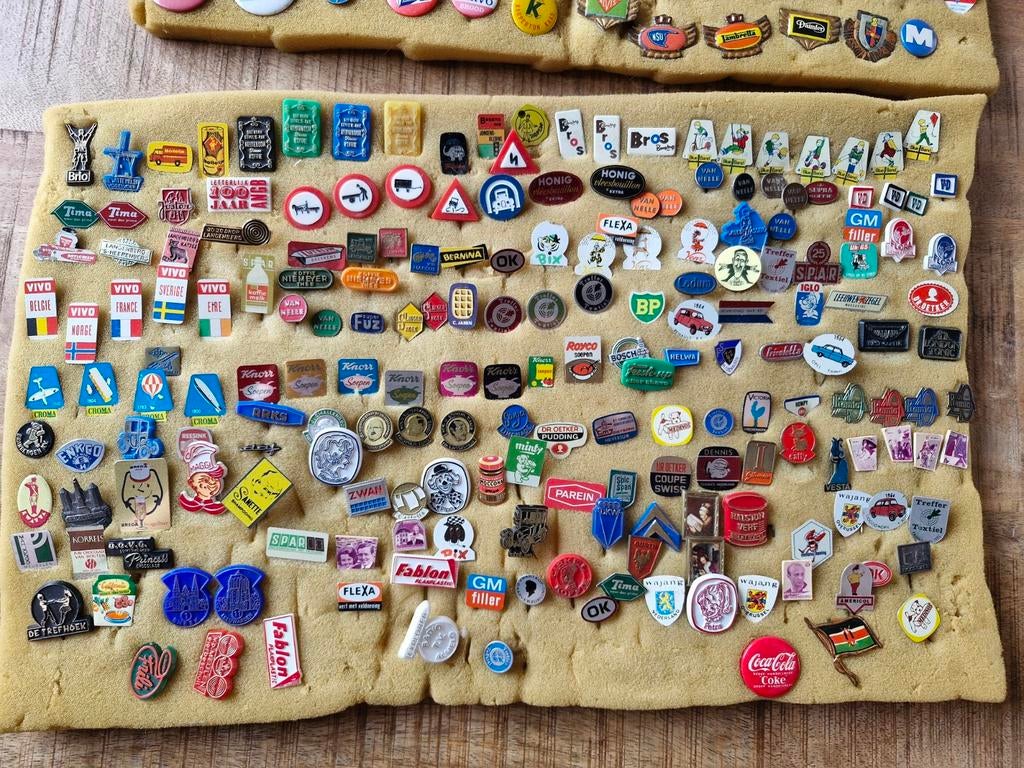 Grote collectie retro spelden jaren '60 en '70, Verzamelen, Speldjes, Pins en Buttons, Ophalen of Verzenden