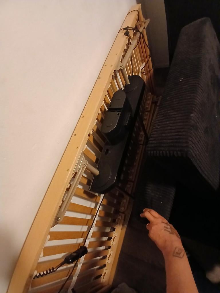 Electrische lattenbodem, Ophalen of Verzenden, Zwart, Vleugel