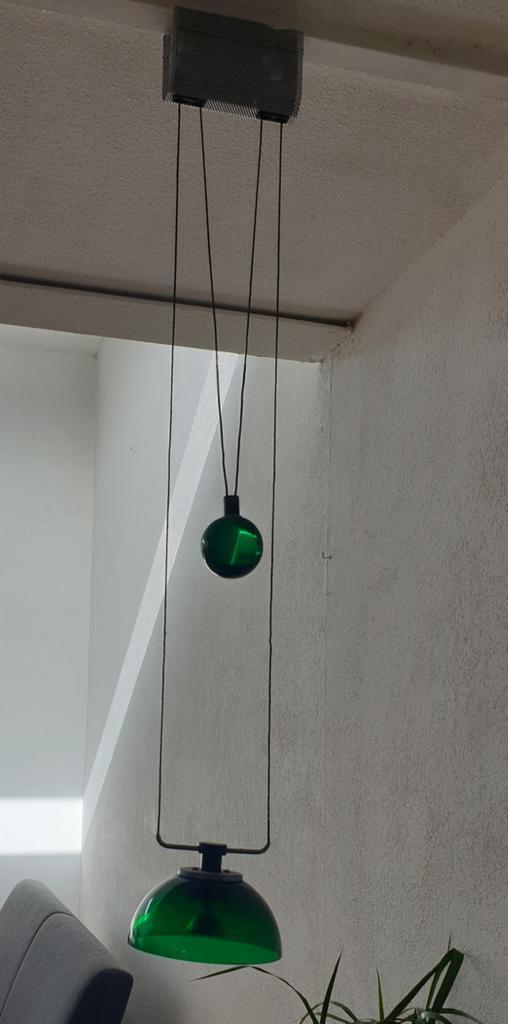 2 Groene glazen hanglampen  met contragewicht, Huis en Inrichting, Lampen | Hanglampen, Gebruikt, 75 cm of meer, Glas, Metaal