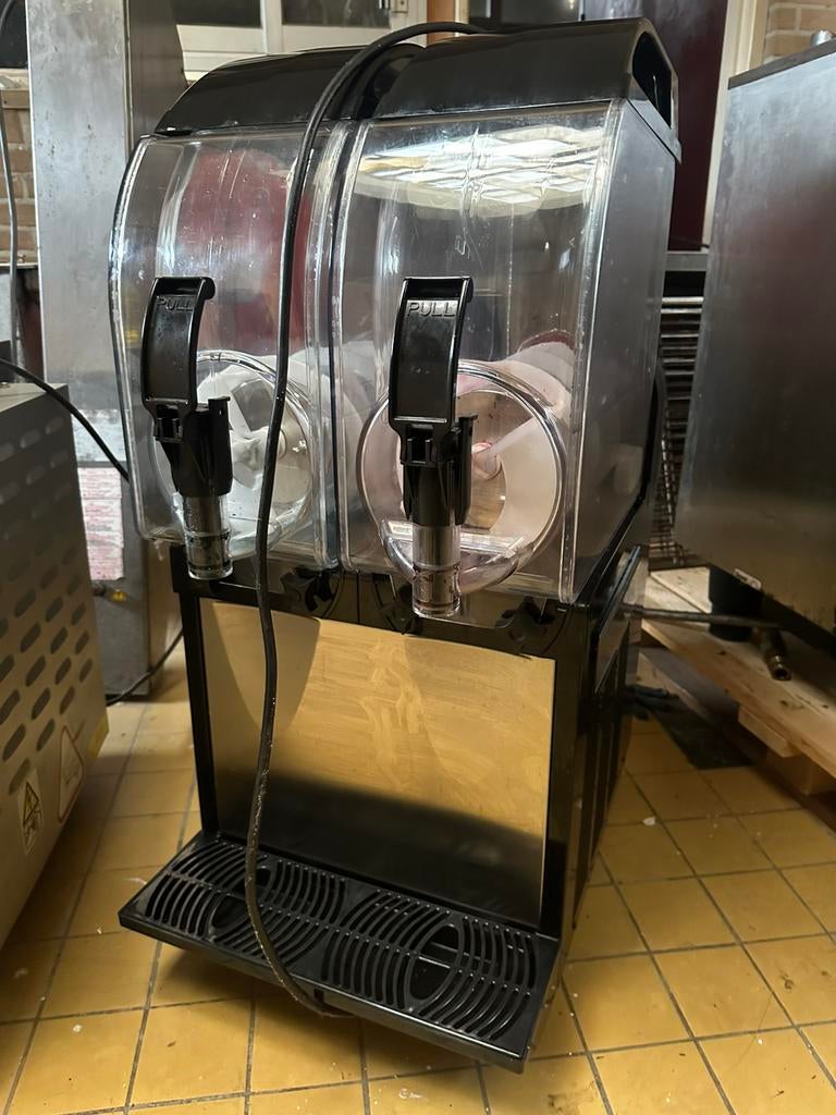 Slush machine 2 baks spm pro 2m, Ophalen of Verzenden, Zo goed als nieuw