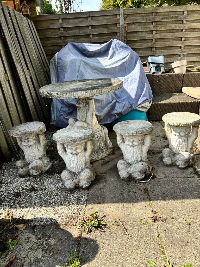 Betonnen tuinset met tafel en 4 krukjes, Tuin en Terras, Tuintafels, Ophalen, Gebruikt, Rond, Overige materialen