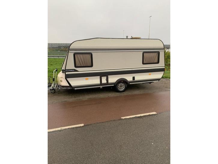 Hobby Classic 460 N de Luxe (1042453), Caravans en Kamperen, Caravans, Particulier, tot en met 4, 750 - 1000 kg, Hobby, 5 tot 6 meter