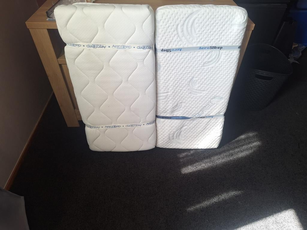 matrasjes voor baby wieg (2 stuks), Kinderen en Baby's, Babywiegjes en Ledikanten, Ophalen, Gebruikt, Wieg