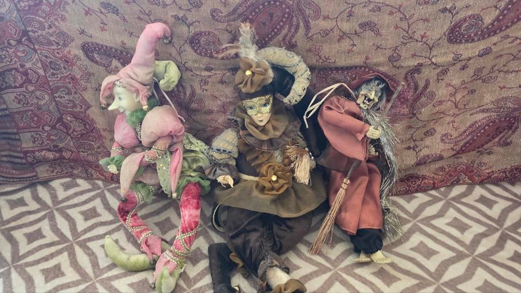 Heksen en carnaval decoratiepoppen, Ophalen