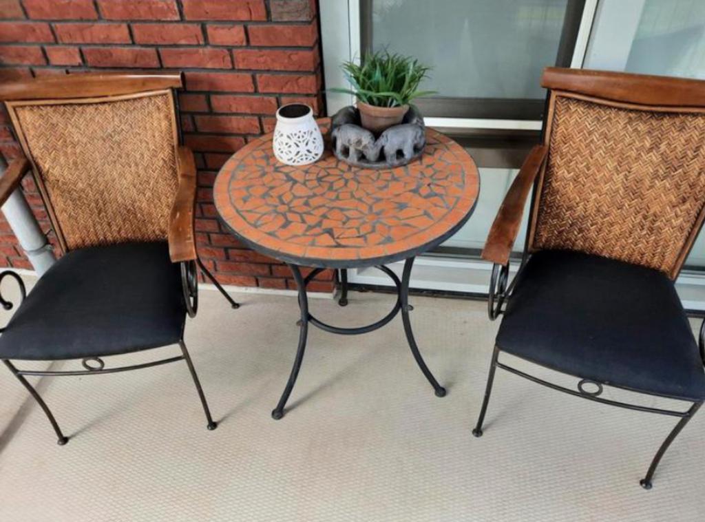 Gietijzeren bistroset met mozaïek, Tuin en Terras, Tuinsets en Loungesets, Ophalen, Zo goed als nieuw, Overige materialen, 2 zitplaatsen