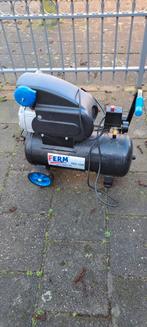 Tekoop  compressor   lekt  lucht, Doe-het-zelf en Verbouw, Compressors, Minder dan 25 liter, Ophalen, Minder dan 200 liter/min