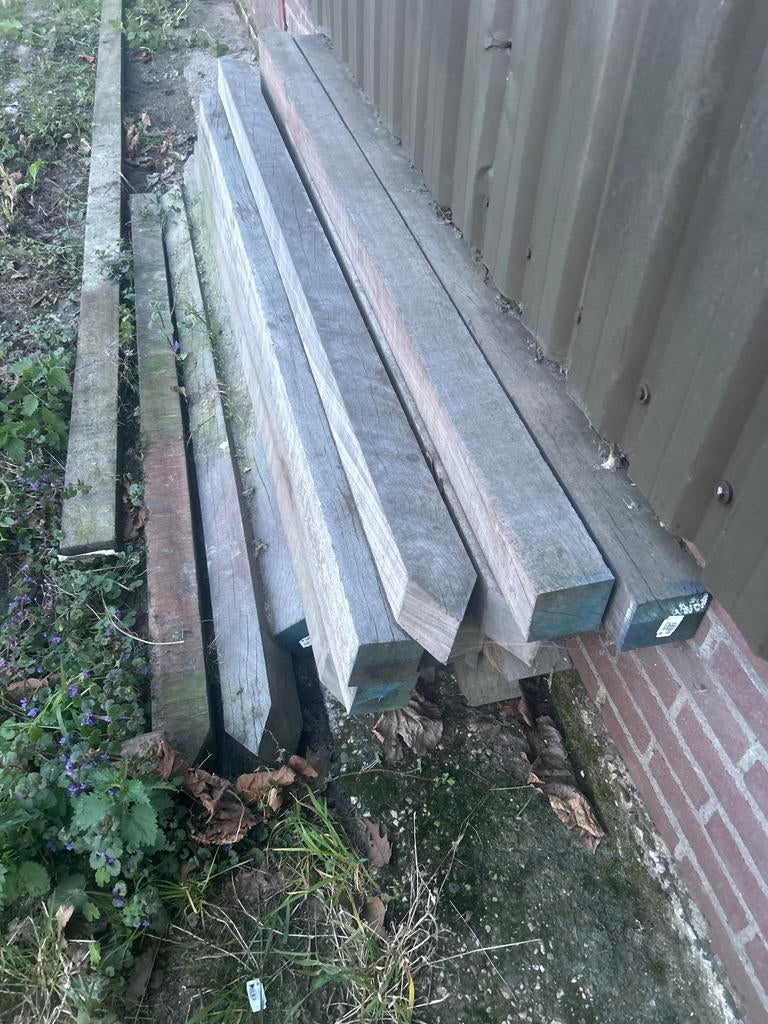 Hardhouten palen 2 meter - 23 stuks, Tuin en Terras, Palen, Balken en Planken, Gebruikt, Palen, Ophalen of Verzenden, Hardhout