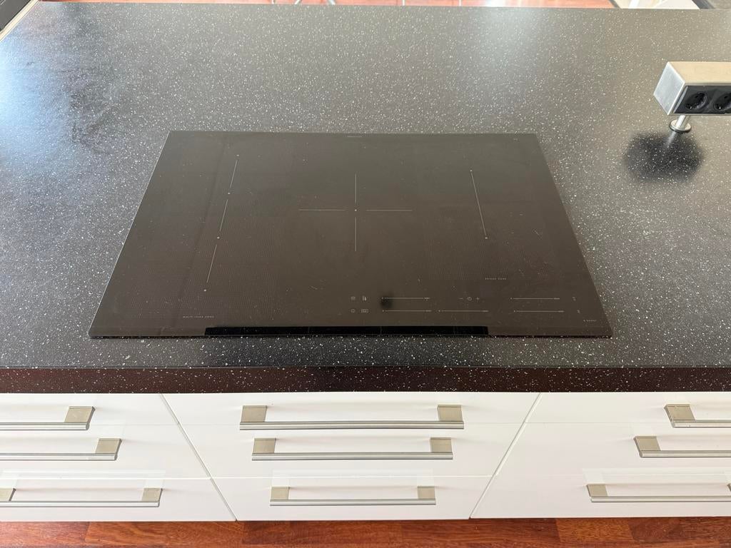 IKEA Inductieplaat met Perilex stekker, 2 jaar oud, Ophalen, Gebruikt, 4 kookzones, Inbouw