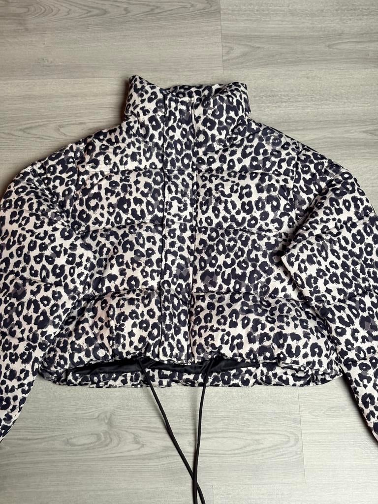 Pufferjack Zwart/Crème Panter, Ophalen of Verzenden, Zo goed als nieuw, Maat 42/44 (L), Zwart