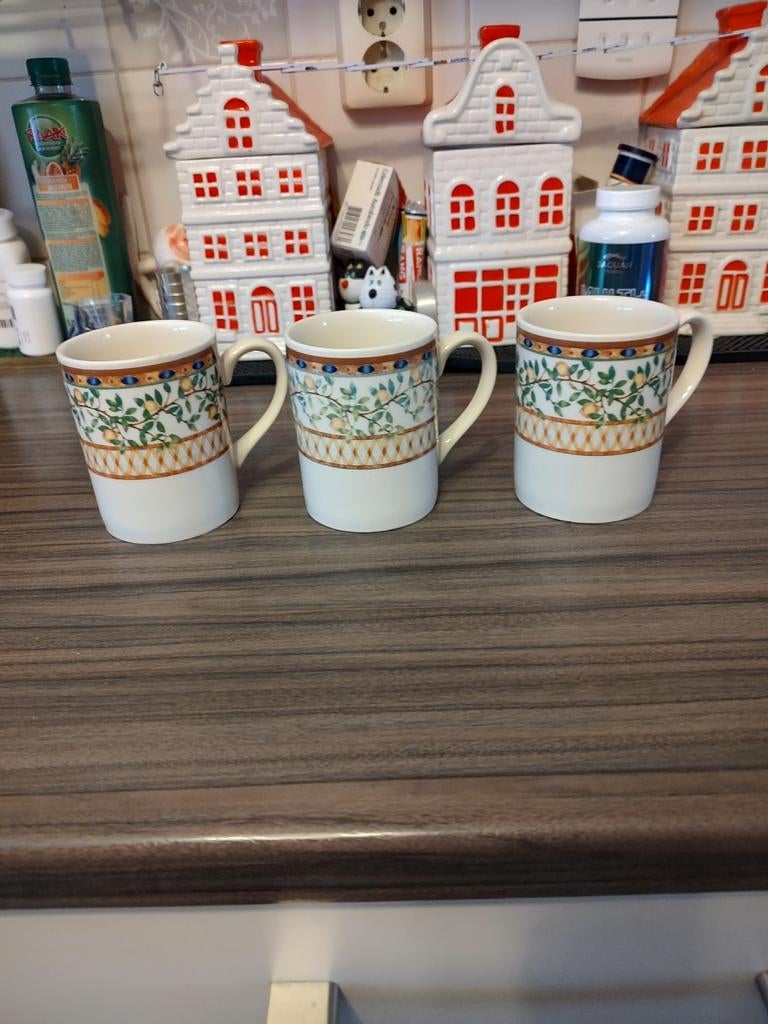 Johnson Bros Lemon Tree mokken, Ophalen of Verzenden, Zo goed als nieuw, Overige stijlen, Kop(pen) en/of Schotel(s)