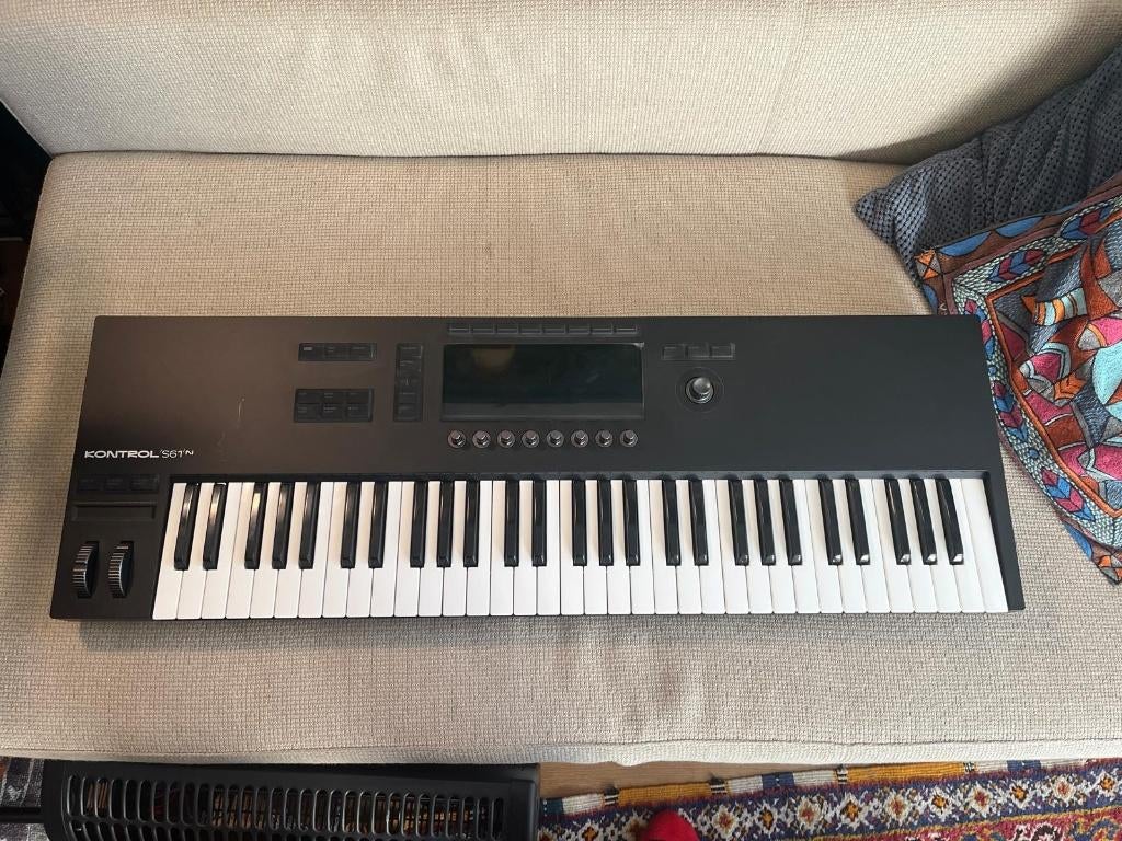 Native Instruments Kontrol S61 MK3, 61 toetsen, Midi-aansluiting, Zo goed als nieuw, Ophalen