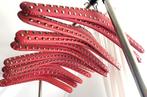 12 vintage kledinghangers rood skai met studs, Ophalen of Verzenden, Gebruikt, Volwassenen