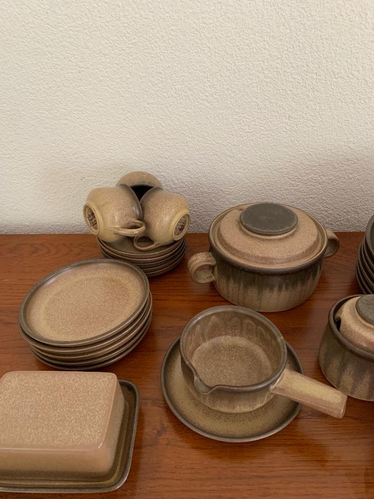 Engels servies, Ophalen