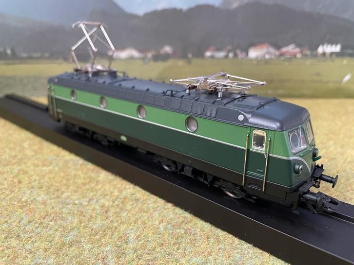 Märklin 37231 Digitale elektrische locomotief serie 122 SNCB, Hobby en Vrije tijd, Modeltreinen | H0, Zo goed als nieuw, Locomotief