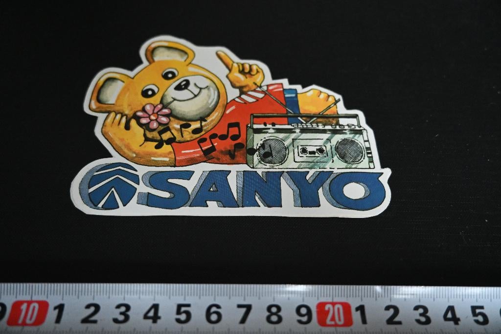 sticker SANYO audio radiorecorder Beer MPZ794, Verzamelen, Ophalen, Zo goed als nieuw