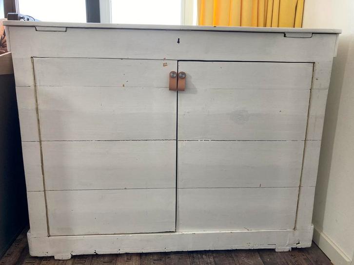 Lage kast met deurtjes, Huis en Inrichting, Kasten | Boekenkasten, Gebruikt, 100 tot 150 cm, Minder dan 100 cm, 25 tot 50 cm, Met deur(en)