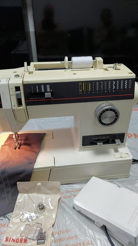 Singer naaimachine, Ophalen, Zo goed als nieuw, Naaimachine, Singer