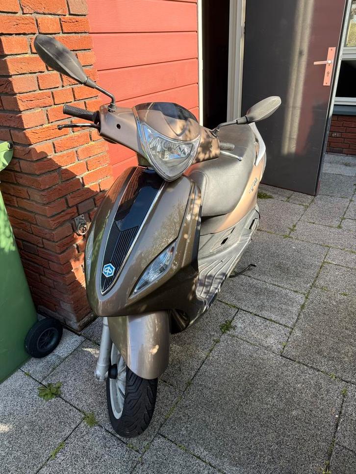 Piaggio Fly 2015 Snor, Fietsen en Brommers, Scooters | Piaggio, Gebruikt, Fly, Maximaal 25 km/u, Benzine, Ophalen