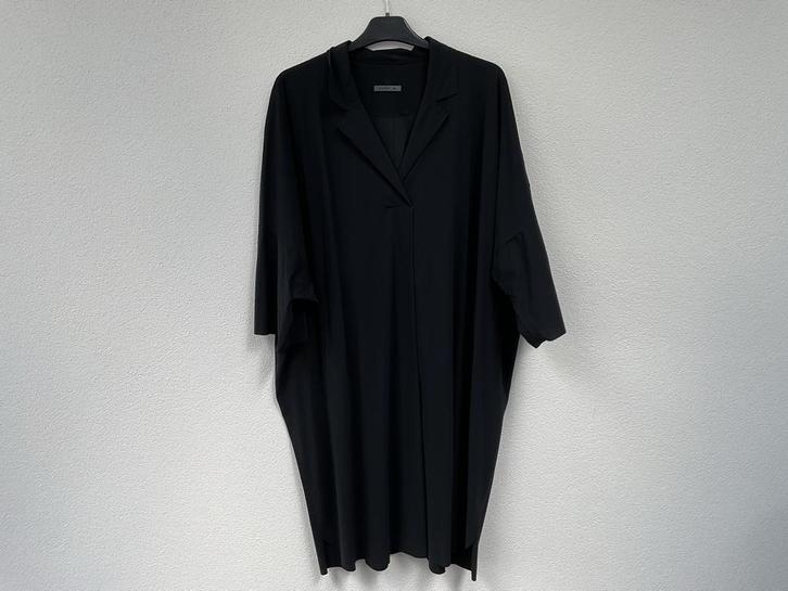 Oska diepzwarte jurk/tuniek maat 3/4, Kleding | Dames, Jurken, Nieuw, Zwart, Onder de knie, Ophalen of Verzenden