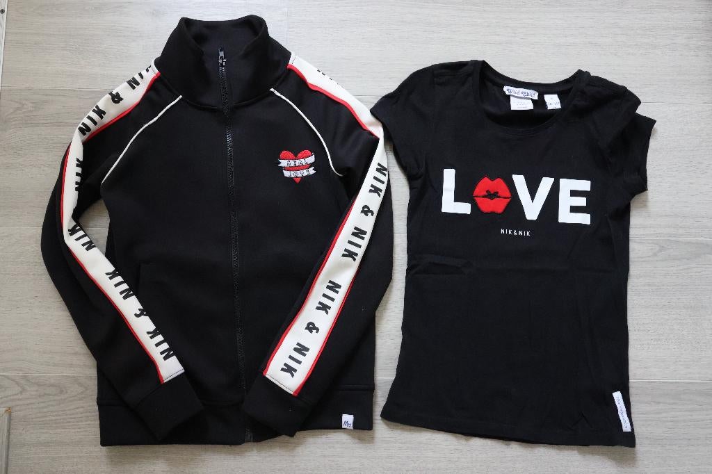 Nik & Nik vest met shirtje 140 zwart rood, Kinderen en Baby's, Kinderkleding | Maat 140, Meisje, Nik&Nik, Ophalen of Verzenden