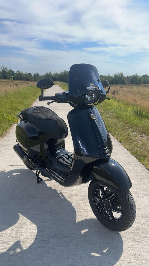 Vespa sprint 125cc, Ophalen, Overige modellen, Zo goed als nieuw, Benzine