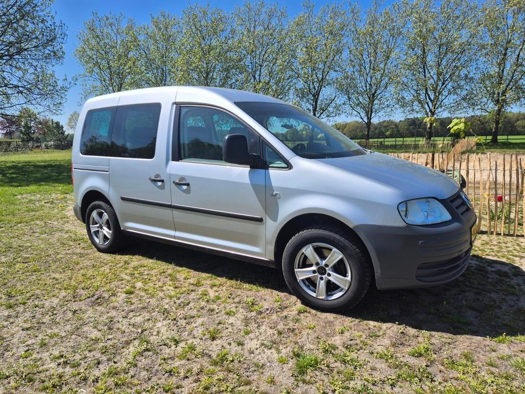 Volkwagen Caddy 1.6 benzine Rolstoelauto 2004 - 5 persoons, Voorwielaandrijving, Stof, 4 cilinders, Volkswagen
