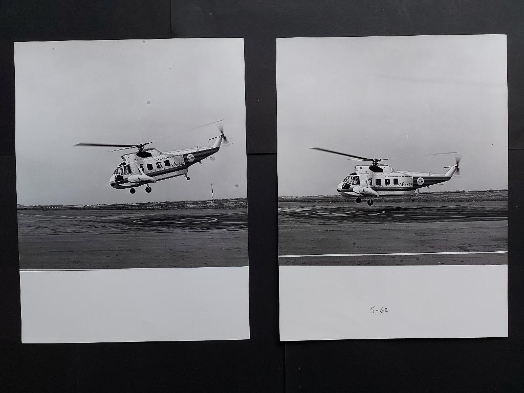 2 foto's van een KLM Helikopter de PH-NZB (F1005), Ophalen of Verzenden, Gebruikt, Kaart, Foto of Prent