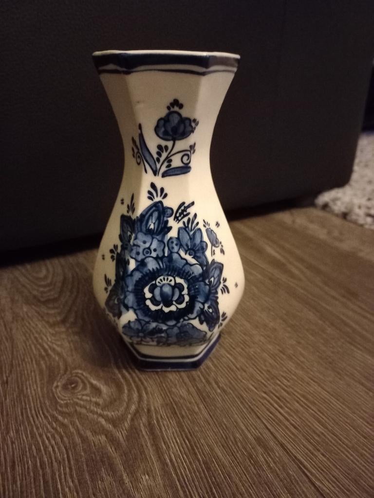 Delfts blauwe vaas met bloemmotief, Antiek en Kunst, Ophalen of Verzenden