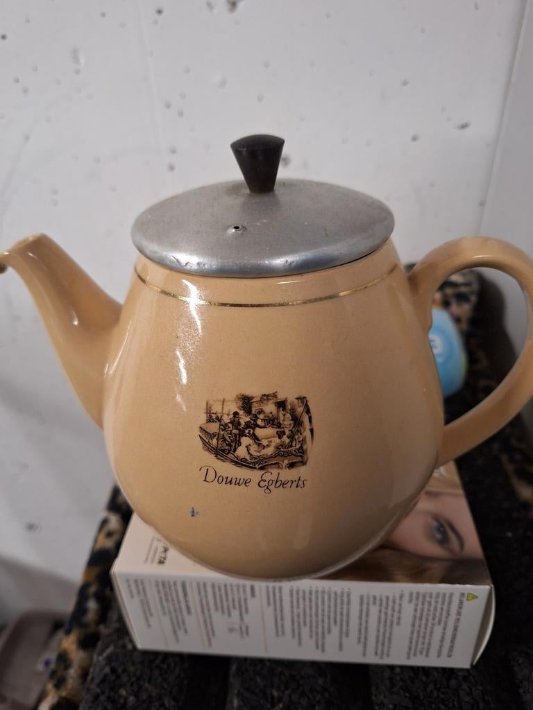 Vintage Douwe Egberts theepot met aluminium deksel, Ophalen of Verzenden