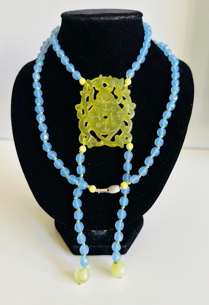 Lange ketting jade hanger glas geslepen blauwe kralen goud, Ophalen of Verzenden, Goud, Ketting