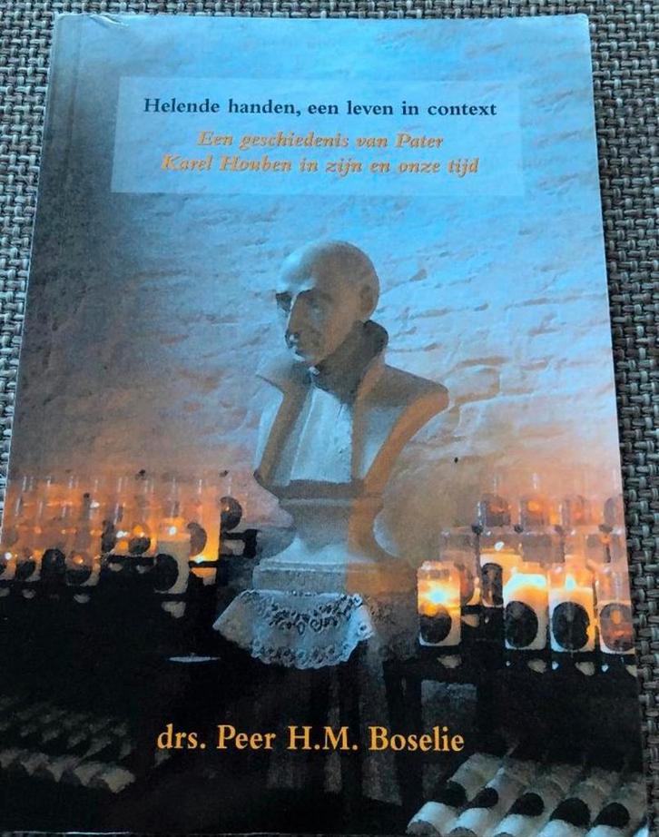 Helende handen, een leven in context, Boeken, Thrillers, Zo goed als nieuw, Ophalen of Verzenden