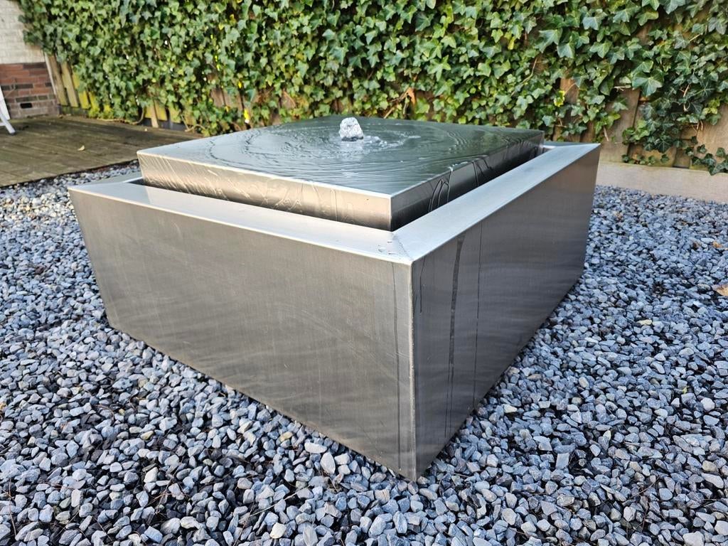 RVS watertafel 100 x 100 - Moderne Tuinfontein, Ophalen, Zo goed als nieuw, Rvs, Fontein